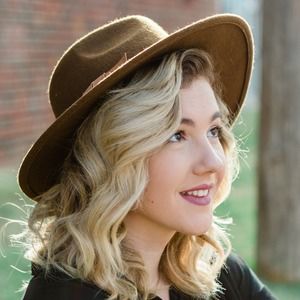 Meet your Posher, Victoria